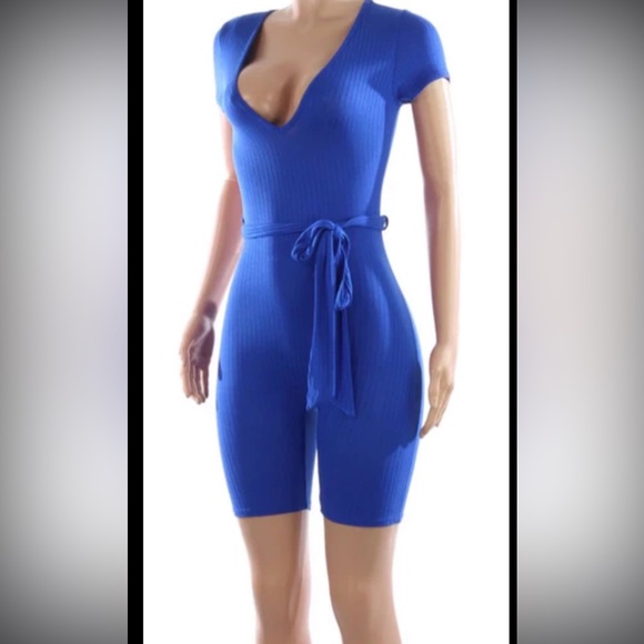 V-neck black Romper with Belt - Picture 4 of 4